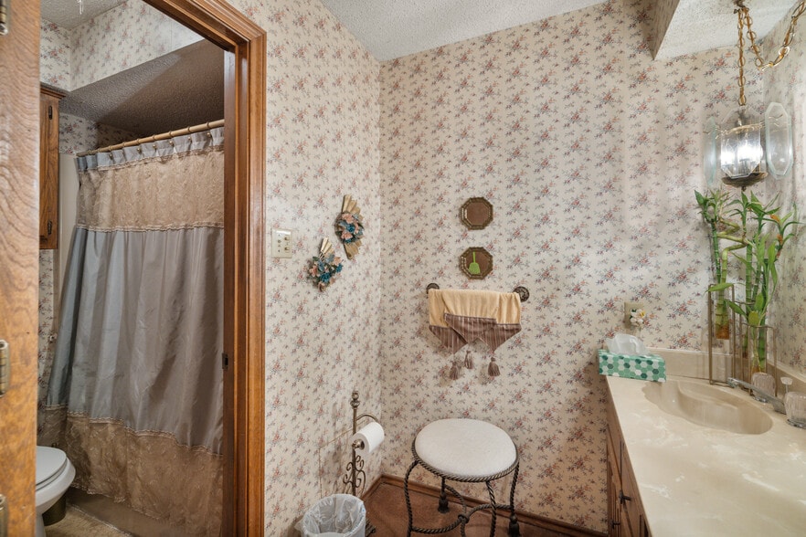 More Photos Of 5792 FM 6, Josephine Showroom For Sale