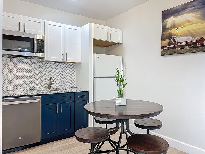 More Photos Of 507 East St, Longwood Office Residential For Lease