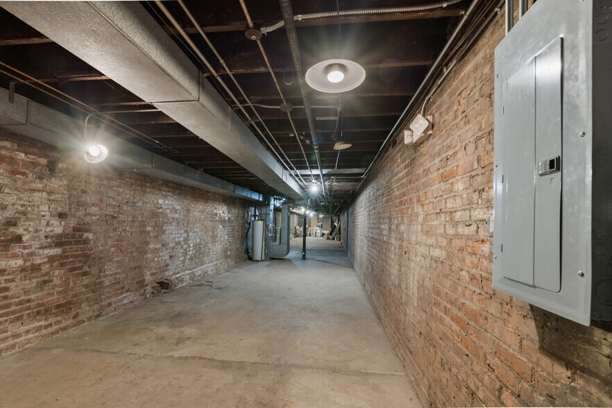 More Photos Of 2319 Vinton St, Omaha Office Residential For Sale