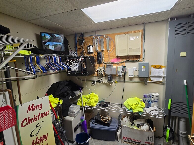 More Photos Of 855 Industrial Dr, Mondovi Distribution For Lease