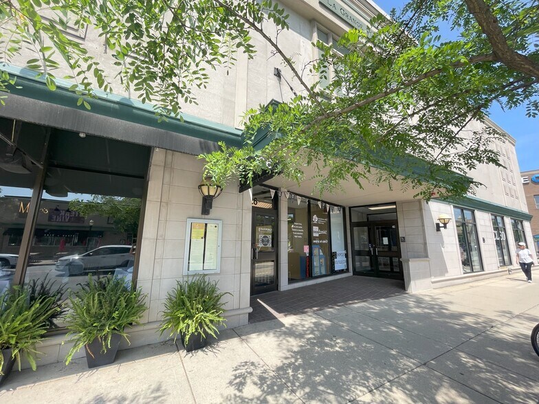 More Photos Of 24 S LaGrange Rd, La Grange Storefront Retail Office For Lease