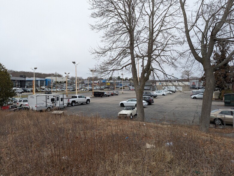 More Photos Of 436 Broad St, New London Land For Lease