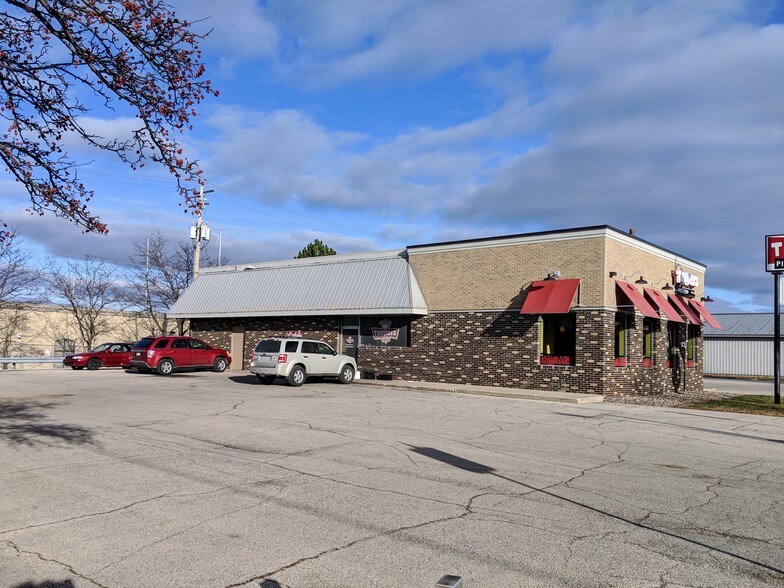 More Photos Of 486 Main Ave, De Pere Freestanding For Sale