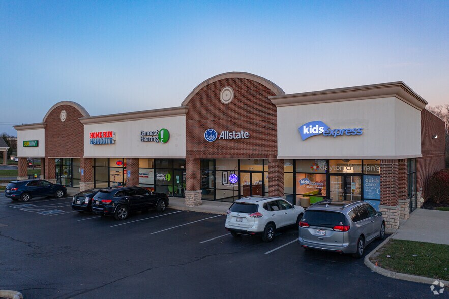 Primary Photo Of 662-680 N Main St, Springboro General Retail For Lease