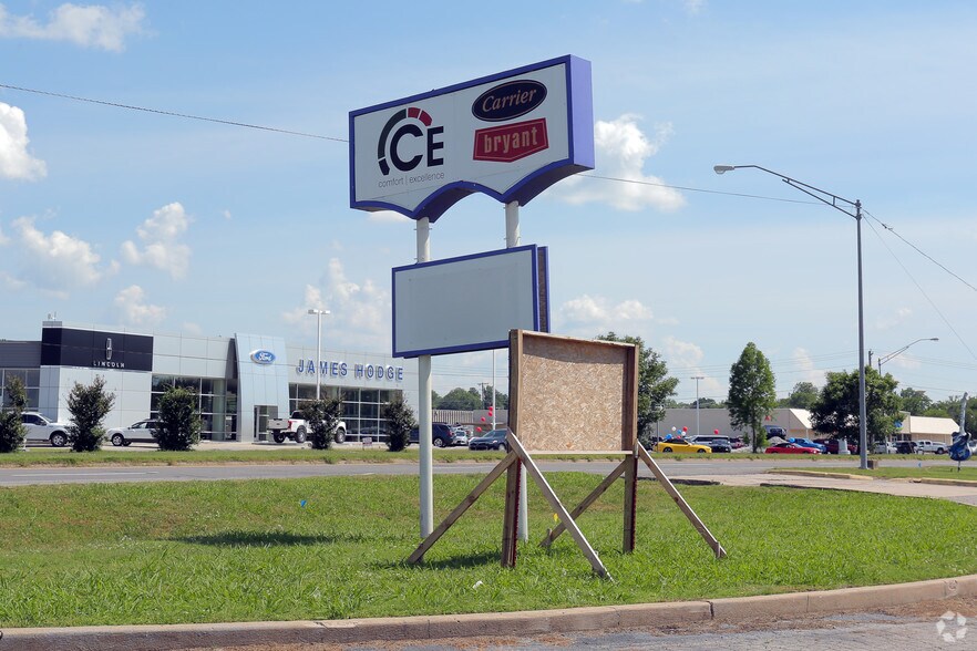 More Photos Of 1311 N Main St, Muskogee Warehouse For Sale