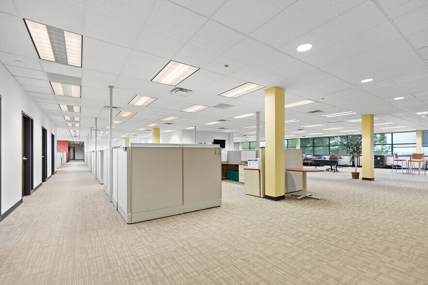 More Photos Of 33101 E Quincy Ave, Watkins Coworking Space