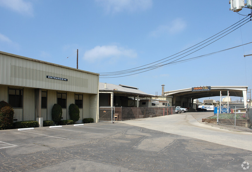 Primary Photo Of 6205 Ventura Blvd, Ventura Warehouse For Lease