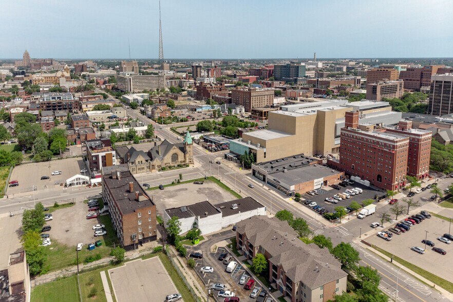 More Photos Of 3745 Cass Ave, Detroit Freestanding For Sale