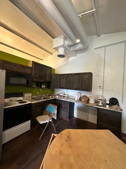 More Photos Of 3145 SE 44th St, Newcastle General Retail For Sale