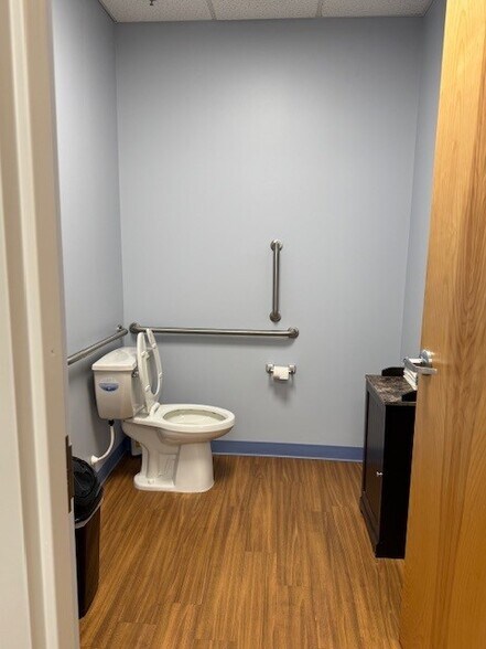 More Photos Of 766 W Lincoln Hwy, Exton Medical For Sale