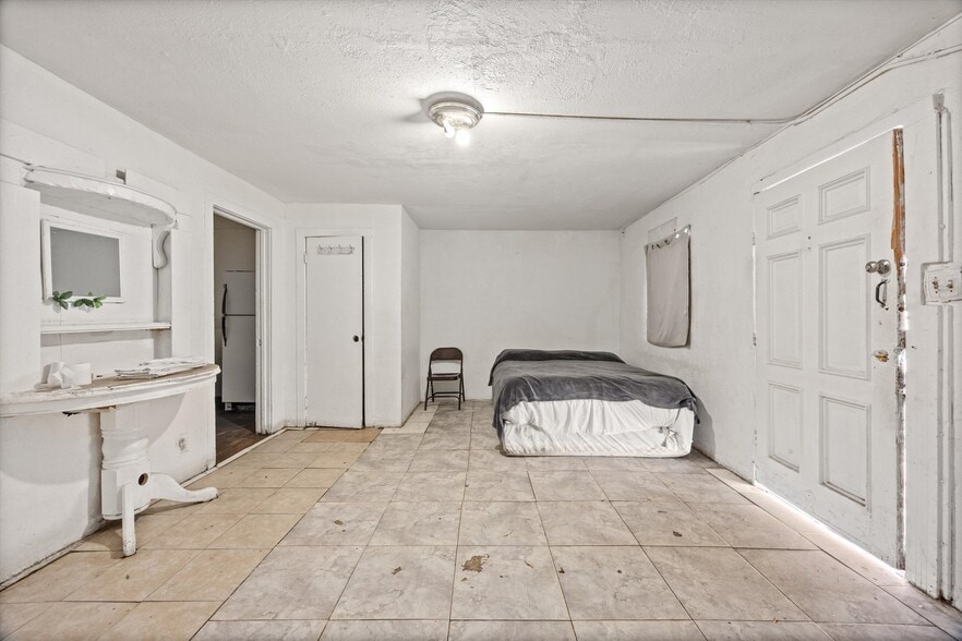 More Photos Of 900 S Union Ave, Bakersfield Hotel For Sale