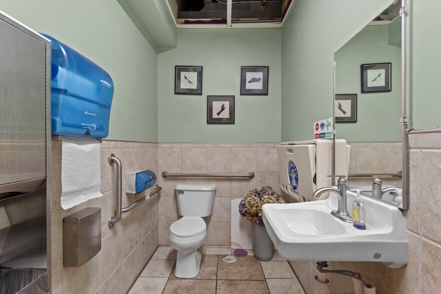More Photos Of 118 Railroad Ave NE, Mora General Retail For Sale