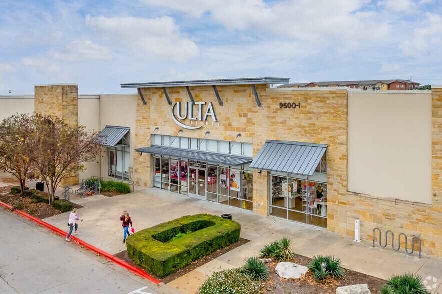 Primary Photo Of 900 Interstate 35, Austin Unknown For Lease