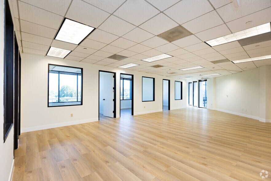 More Photos Of 30851 Agoura Rd, Agoura Hills Loft Creative Space For Lease