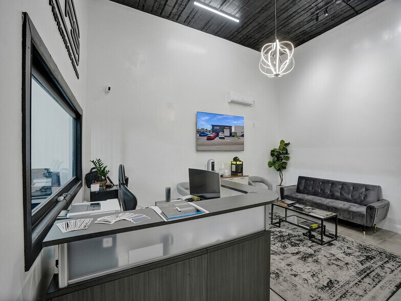 More Photos Of 15-21 NW 9th Ave, Fort Lauderdale Warehouse For Sale