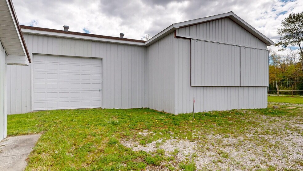 More Photos Of 3837 Sage Lake Rd, Lupton Self Storage For Sale