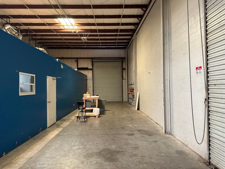 More Photos Of 11447 Challenger Ave, Odessa Warehouse For Lease