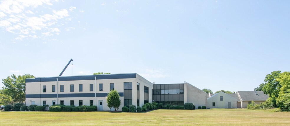 More Photos Of 224 Phillip Morris Dr, Salisbury Medical For Sale