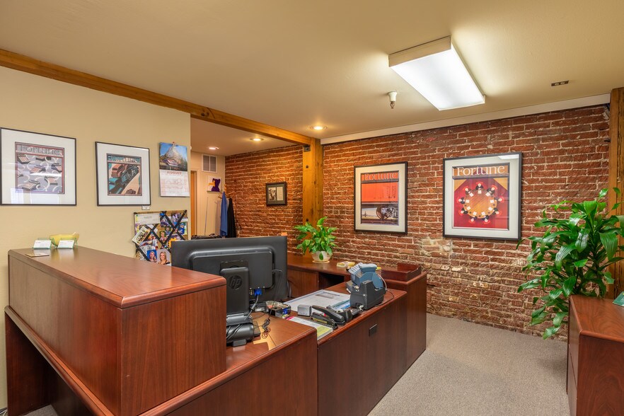 More Photos Of 367-387 N State St, Ukiah Office For Sale
