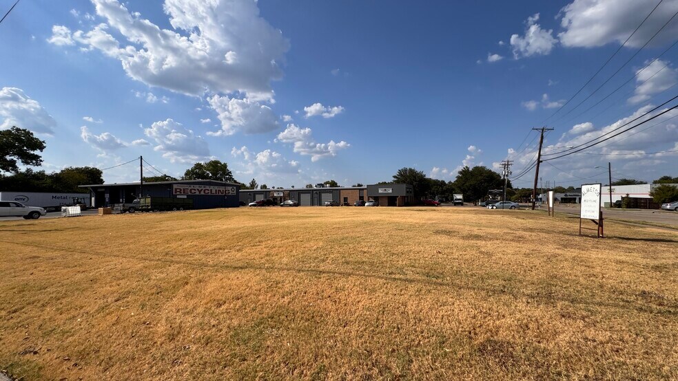 More Photos Of 709 N Cowan Ave, Lewisville Land For Sale