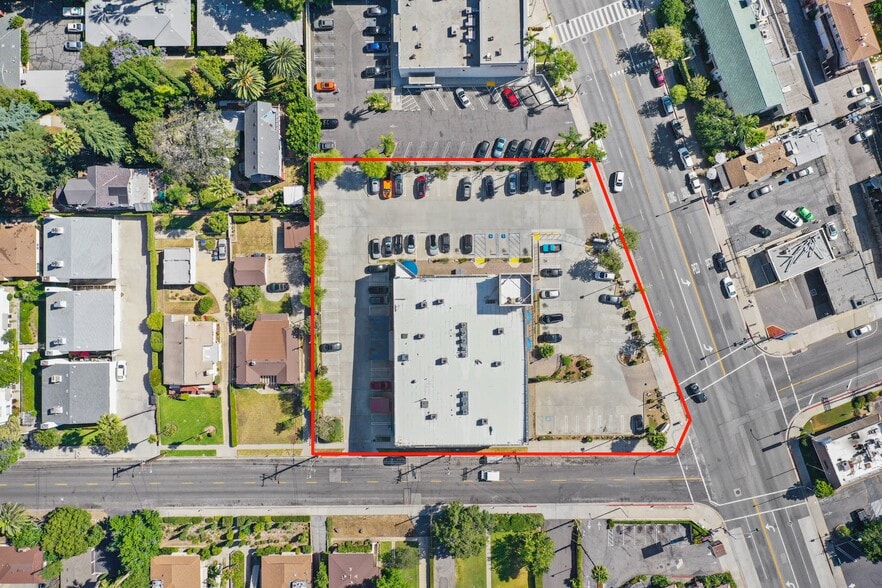 More Photos Of 2333 N Lake Ave, Altadena Storefront Retail Office For Sale