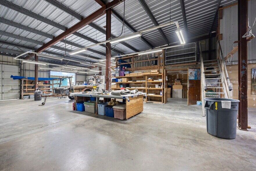 More Photos Of 206 Highway 35 S, Rockport Manufacturing For Sale