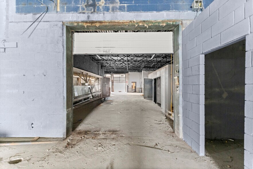 More Photos Of 15306 Rosa Parks Blvd, Detroit Warehouse For Sale