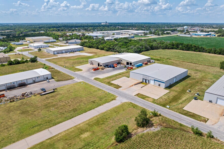More Photos Of 1800 SE 9th St, Newton Manufacturing For Sale