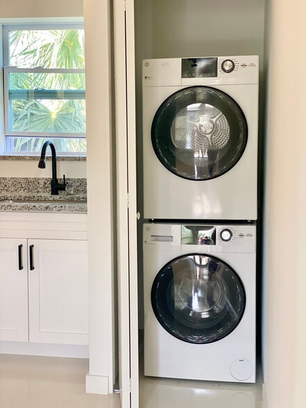 More Photos Of 618 6th St, West Palm Beach Apartments For Sale