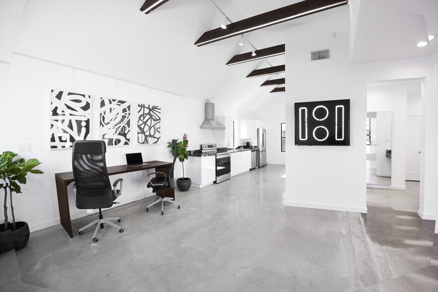 More Photos Of 2655 Myrtle Springs Ave, Dallas Light Manufacturing For Sale