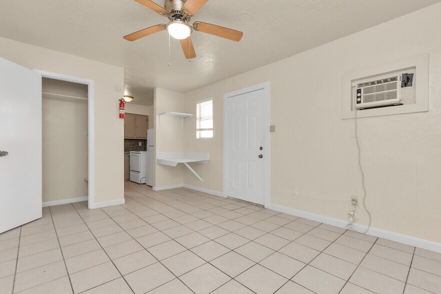 More Photos Of 409 Austin Rd, Conroe Apartments For Sale