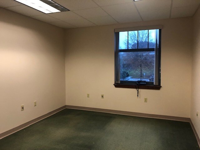 More Photos Of 5 Community Dr, Augusta Office For Sale
