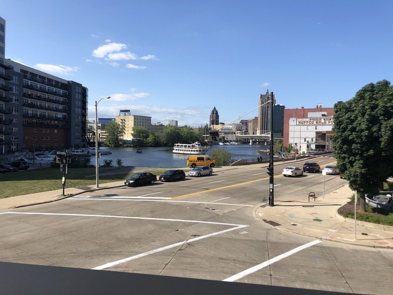 More Photos Of 140 S 1st St, Milwaukee Office For Lease