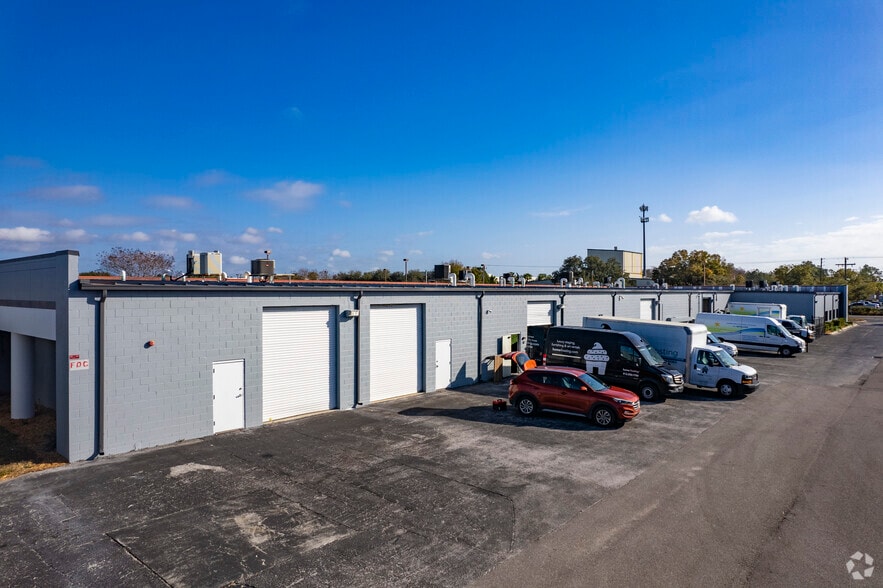 More Photos Of 5471 W Waters Ave, Tampa Flex For Lease