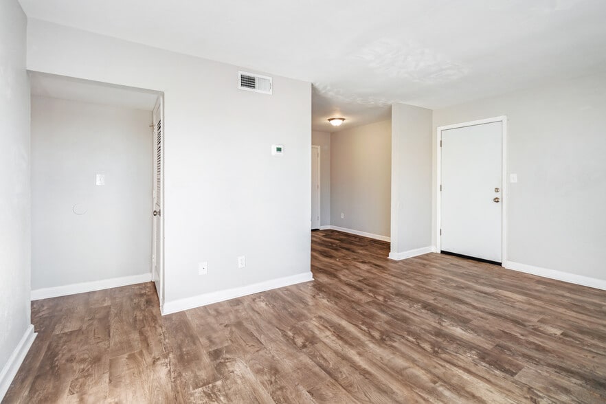 More Photos Of 400 N Kelsey St, Sturgis Apartments For Sale