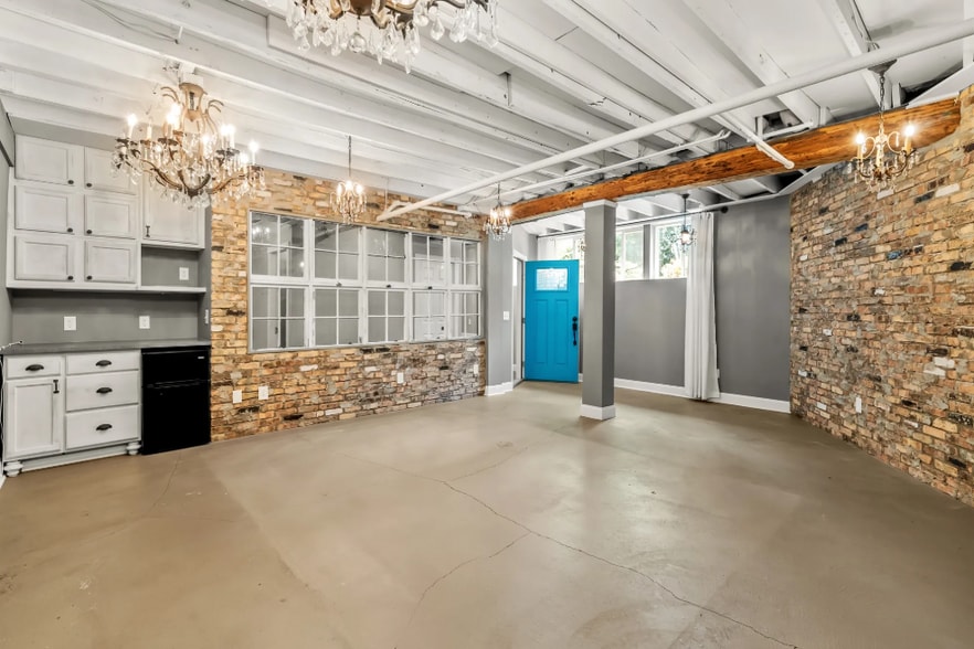 More Photos Of 2232-2242 Carter Ave, Saint Paul Unknown For Lease