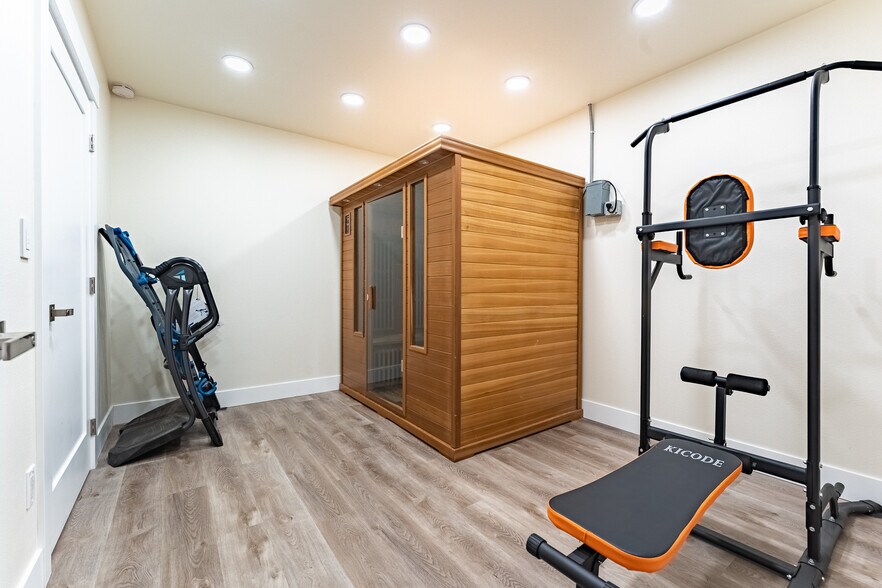 More Photos Of 914 Citadel Dr, Everson Office Residential For Sale