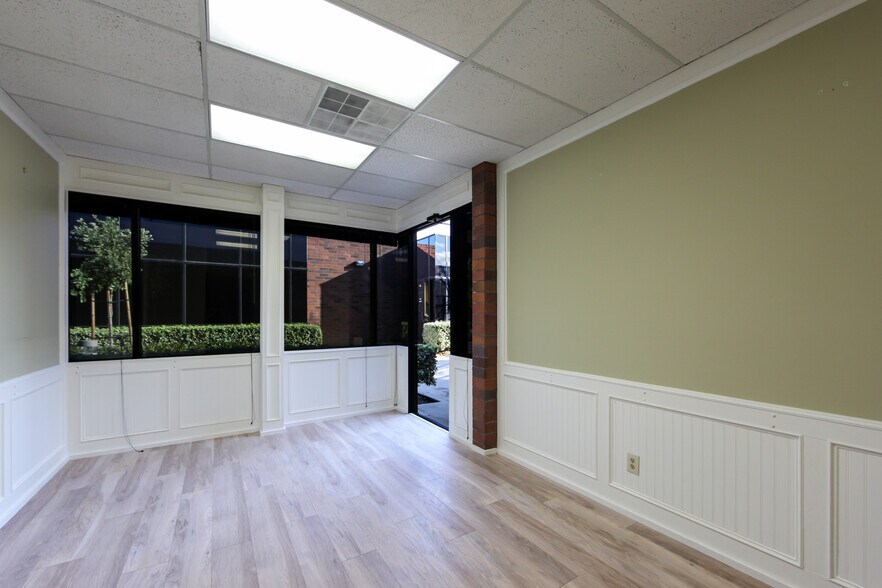 More Photos Of 23175-23177 La Cadena Dr, Laguna Hills Office For Lease