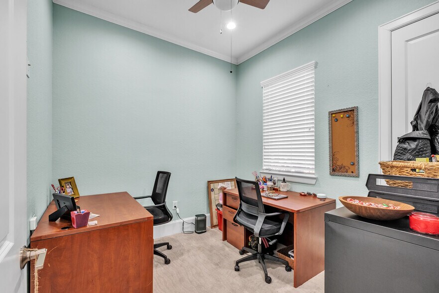 More Photos Of 12262 Queenston Blvd, Houston Unknown For Lease