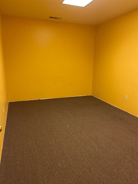 More Photos Of 2728 W Main St, Medford Manufacturing For Lease