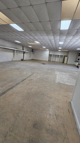 More Photos Of 333 Civic Center Dr, National City Warehouse For Lease
