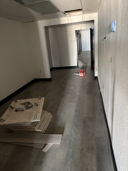 More Photos Of 2649 S Park Rd, Hallandale Warehouse For Lease