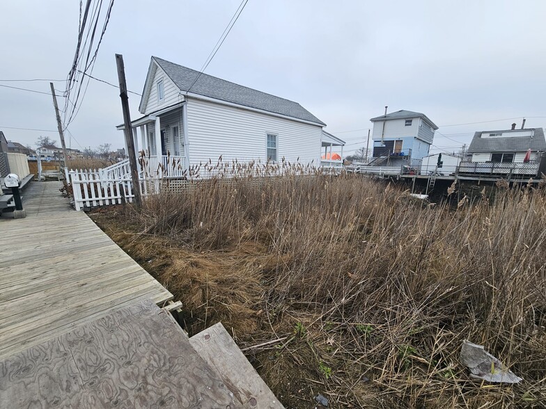 Primary Photo Of 21 Bayview Ave, Howard Beach Land For Sale