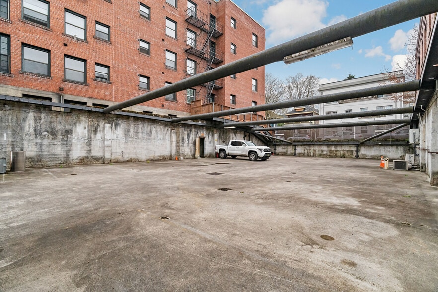 More Photos Of , Portland Multifamily For Sale