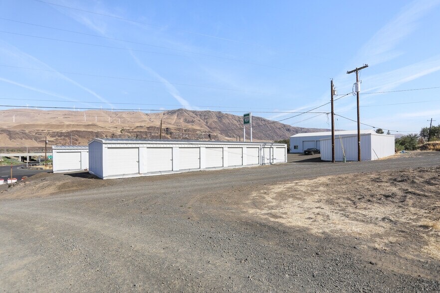 More Photos Of 606 E 1st, Rufus Convenience Store For Sale