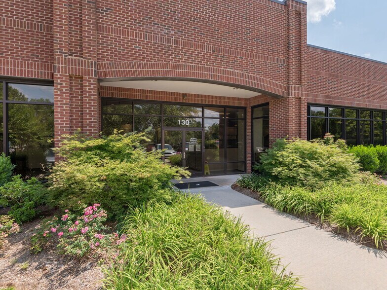 Primary Photo Of 1100 Ridgefield Blvd, Asheville Office For Lease