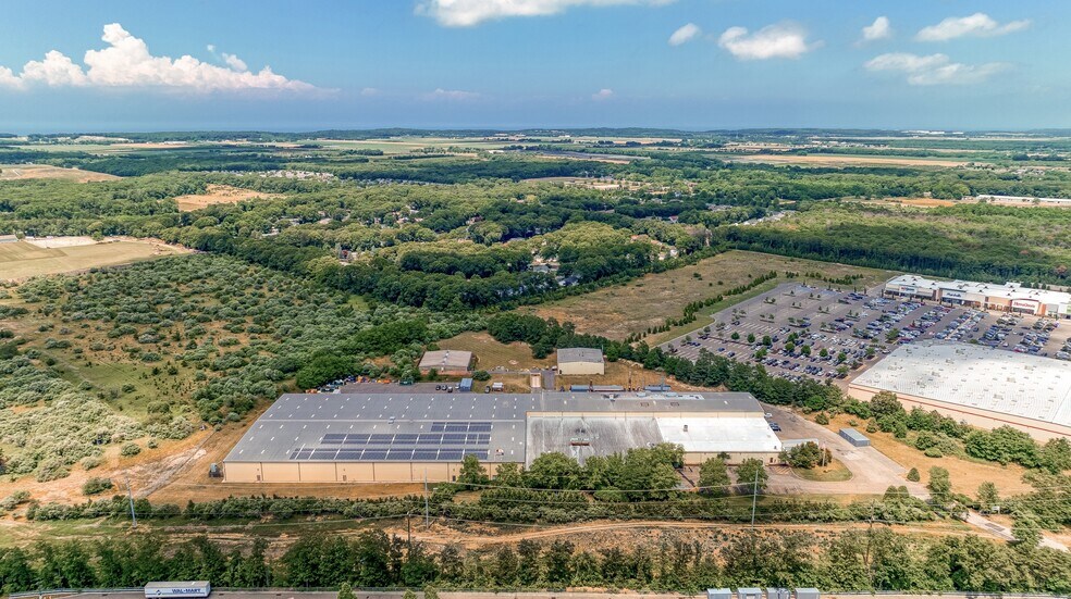 More Photos Of 1852 Old Country Rd, Riverhead Manufacturing For Sale