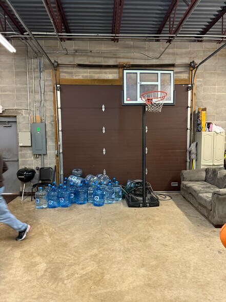 More Photos Of 103 Rogers Rd, Wilmington Light Distribution For Lease