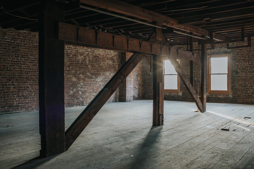 More Photos Of 32 Chambers St, Newburgh Light Manufacturing For Sale