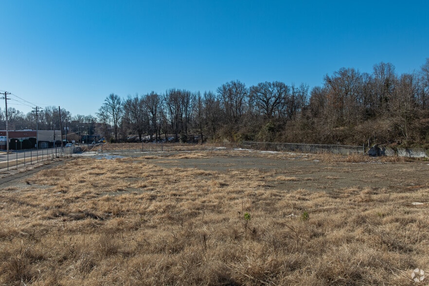 More Photos Of 1100 S Elm St, Greensboro Land For Lease